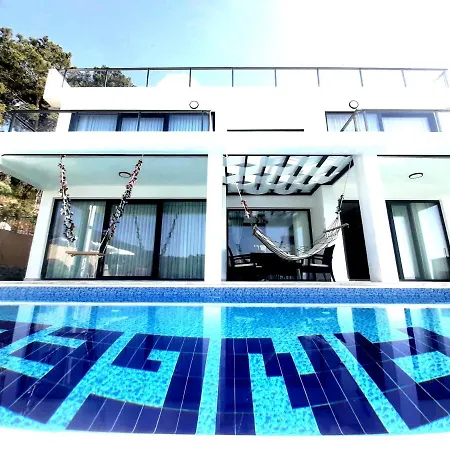 Rosy Sunset Villa